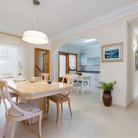 Yourhouse Casa Rafael * كان بيكافورت